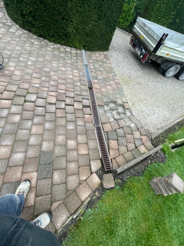 Oprit herstellen in Aalter met lichte bestrating - projectfoto - Realisatie door PSBRUK Eeklo