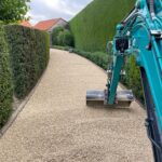 Toegangsweg in Aalter met lichte siergrind - projectfoto 2 - Realisatie door PSBRUK Eeklo