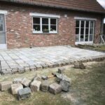 Terras aanleggen in Kortenberg met natuursteen en kasseien - projectfoto 2 - Realisatie door PSBRUK Eeklo