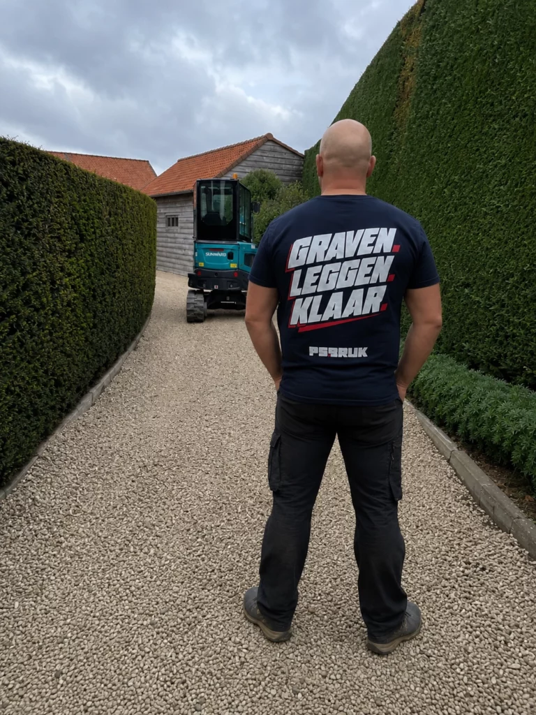 Toegangsweg in Aalter met lichte siergrind - projectfoto 4 - Realisatie door PSBRUK Eeklo